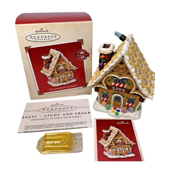 Hallmark Keepsake‎ GINGERBREAD COTTAGE Magic Ornament 2002 Lights & Fragrance - Picture 1 of 13
